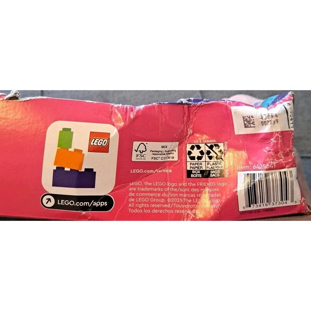 LEGO FRIENDS Dog Rescue Center (41727) 617 PCS Damaged but sealed box complete